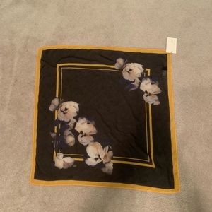 Super pretty feminine floral scarf